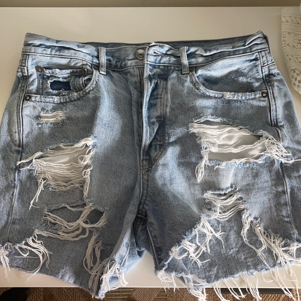 AE 90’s boyfriend short